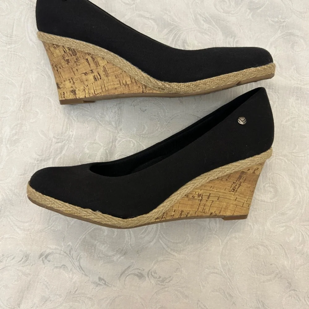 LifeStride Clementine wedge in black canvas w/cork-patterned heel sz 7.5M